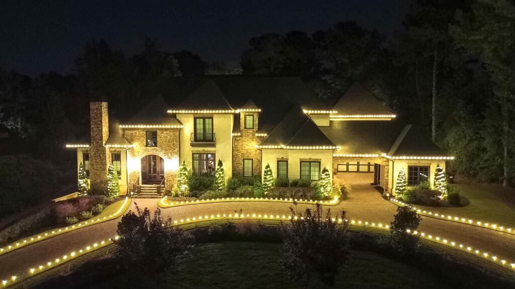 Country Club of the South Christmas Lights on house