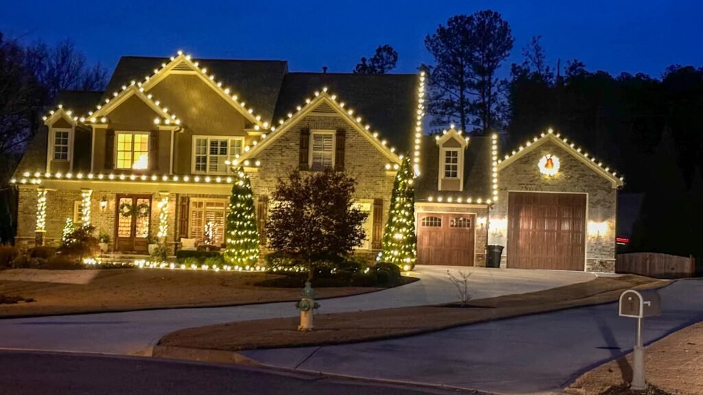 Kennesaw GA Christmas lights on House